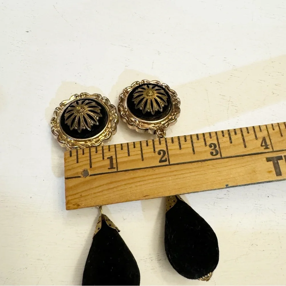 Long Black Gold Dangle Drop Clip On Earrings Statement Vintage Plastic Acrylic